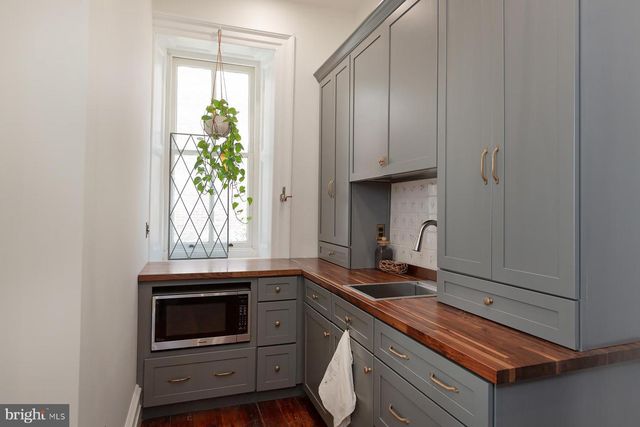 323 W KING ST, Lancaster, PA 17603