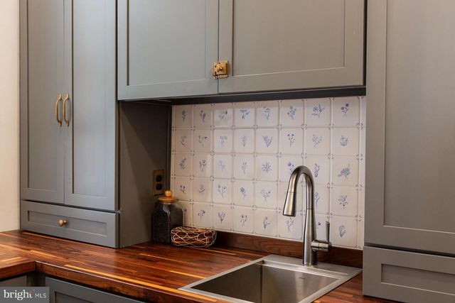 323 W KING ST, Lancaster, PA 17603