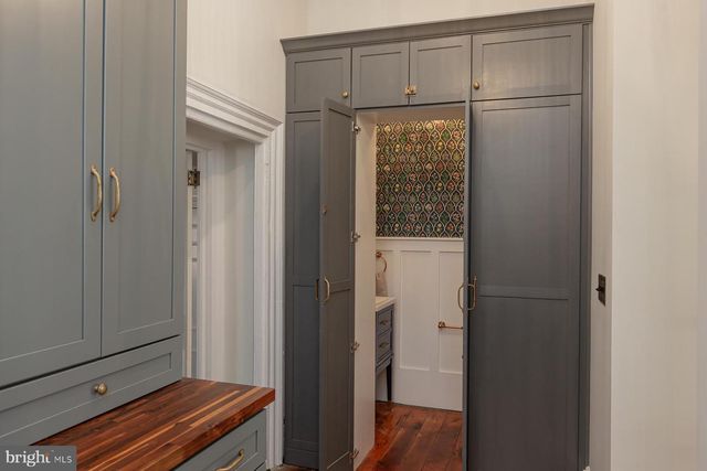 323 W KING ST, Lancaster, PA 17603