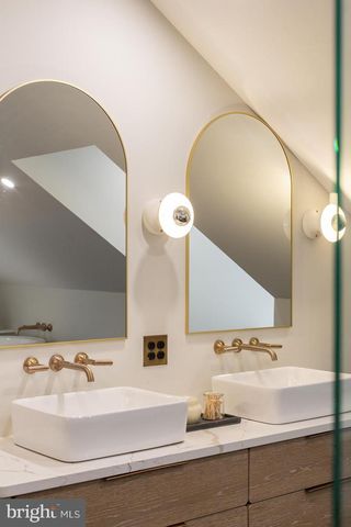 323 W KING ST, Lancaster, PA 17603