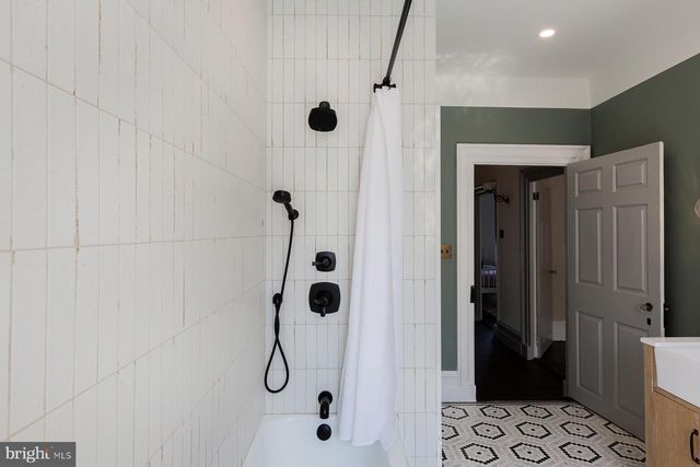 323 W KING ST, Lancaster, PA 17603