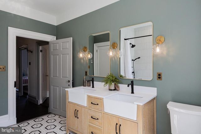 323 W KING ST, Lancaster, PA 17603