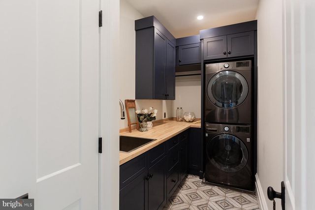 323 W KING ST, Lancaster, PA 17603