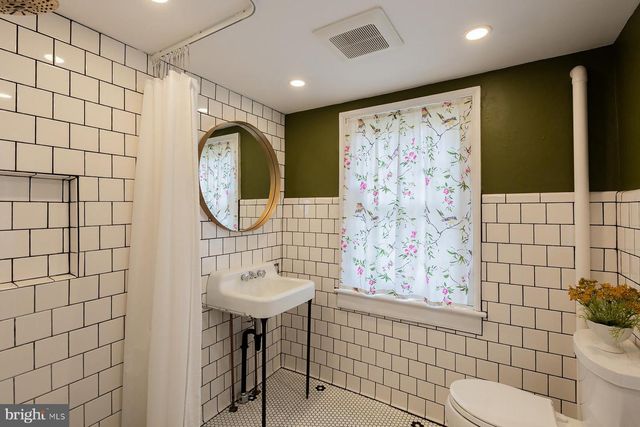 323 W KING ST, Lancaster, PA 17603