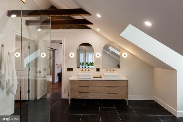 323 W KING ST, Lancaster, PA 17603