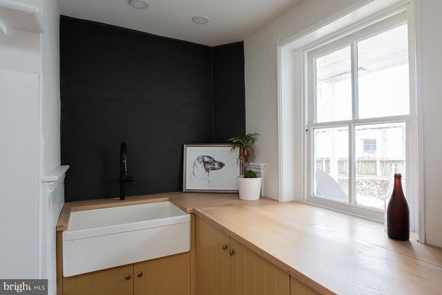 323 W KING ST, Lancaster, PA 17603