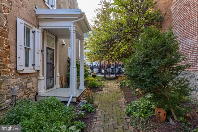 323 W KING ST, Lancaster, PA 17603