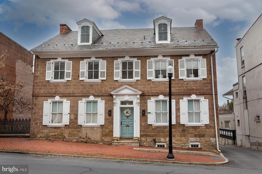 323 W KING ST, Lancaster, PA 17603