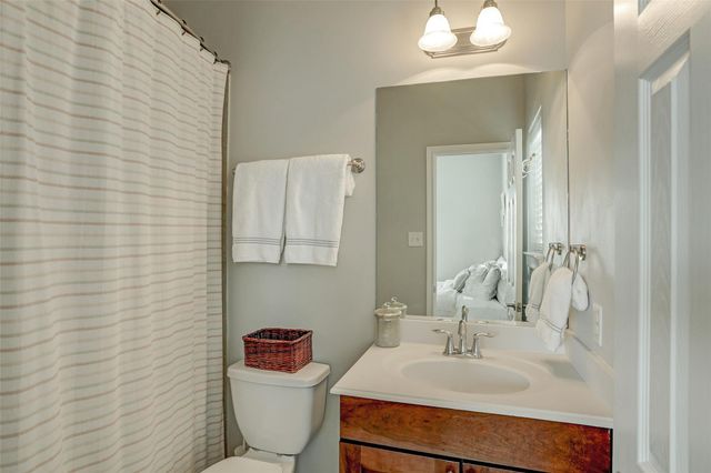 936 W 26th Street B, Houston, TX 77008