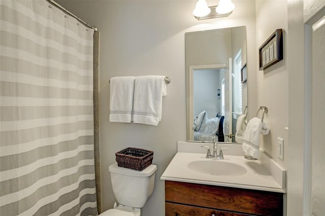 936 W 26th Street B, Houston, TX 77008