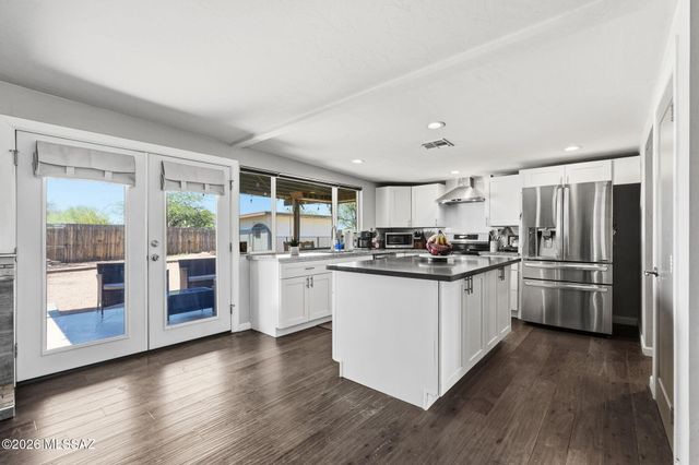 8411 E Baker Street, Tucson, AZ 85710
