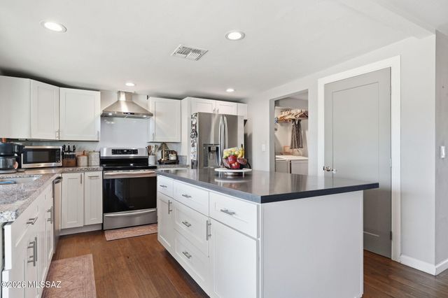8411 E Baker Street, Tucson, AZ 85710