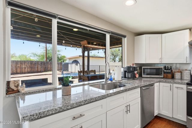 8411 E Baker Street, Tucson, AZ 85710