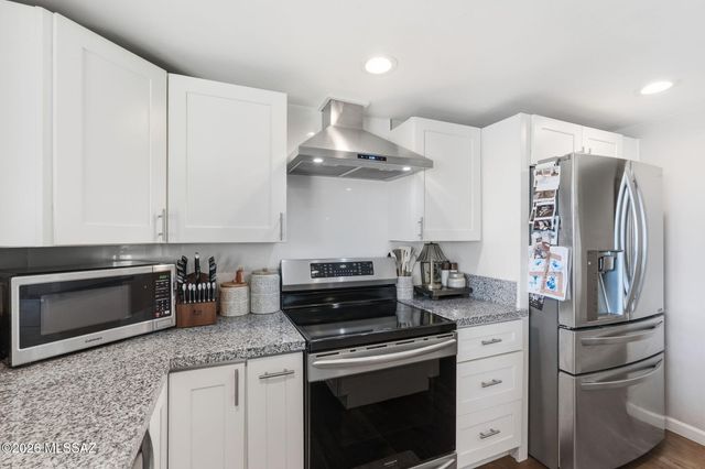8411 E Baker Street, Tucson, AZ 85710