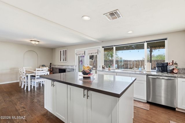 8411 E Baker Street, Tucson, AZ 85710
