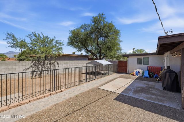 8411 E Baker Street, Tucson, AZ 85710