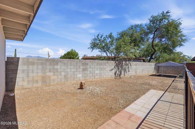 8411 E Baker Street, Tucson, AZ 85710