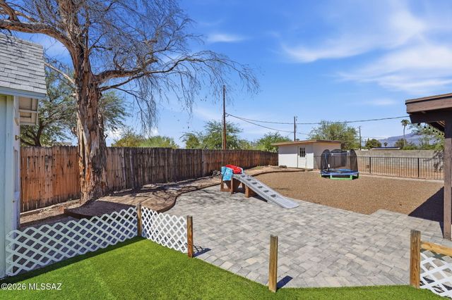 8411 E Baker Street, Tucson, AZ 85710