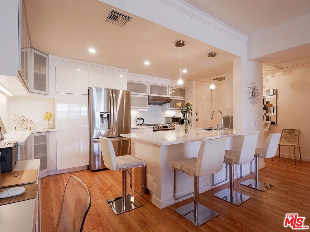 2276 S Beverly Glen Boulevard A2, Los Angeles, CA 90064