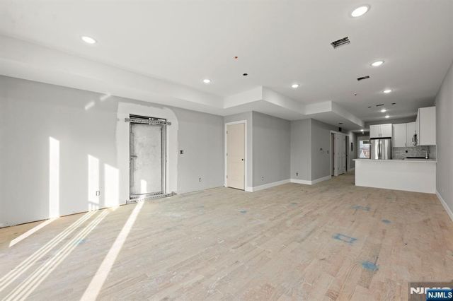 512 15th, Newark, NJ 07103