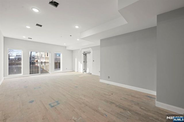 512 15th, Newark, NJ 07103