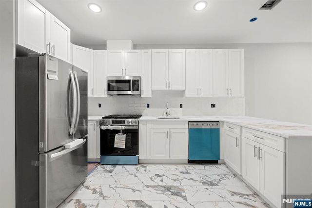 512 15th, Newark, NJ 07103