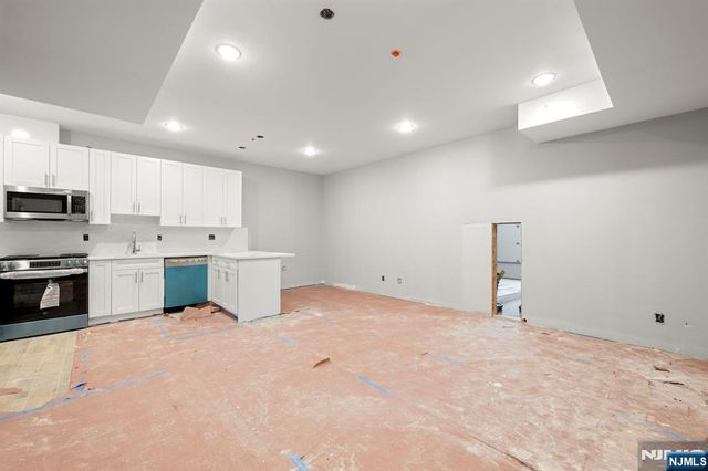 512 15th, Newark, NJ 07103