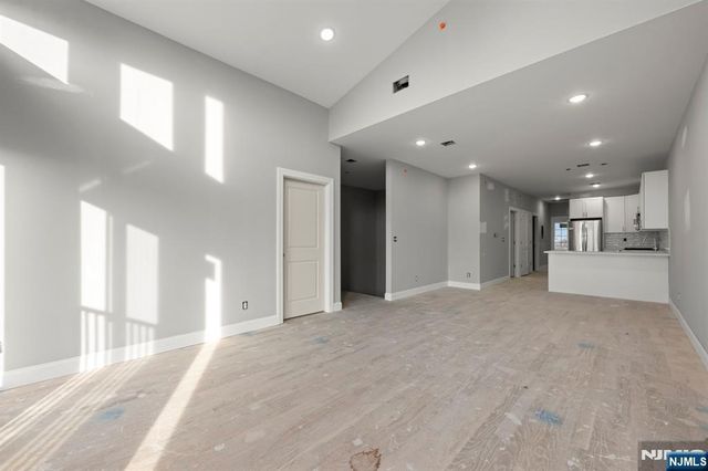 512 15th, Newark, NJ 07103