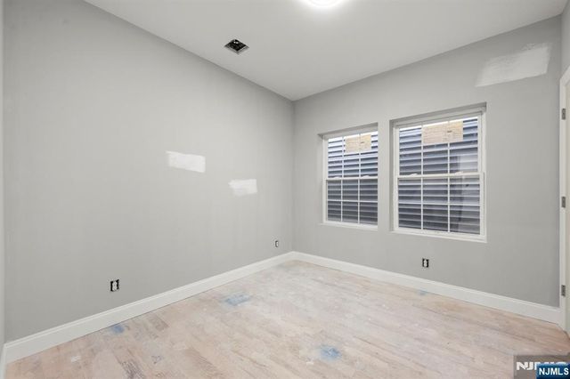 512 15th, Newark, NJ 07103