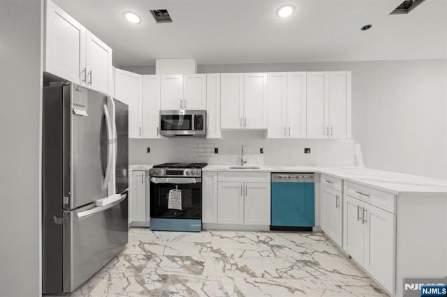 512 15th, Newark, NJ 07103