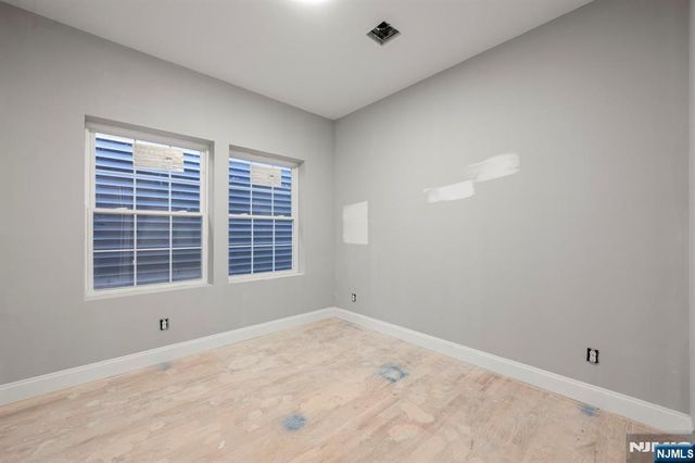 512 15th, Newark, NJ 07103