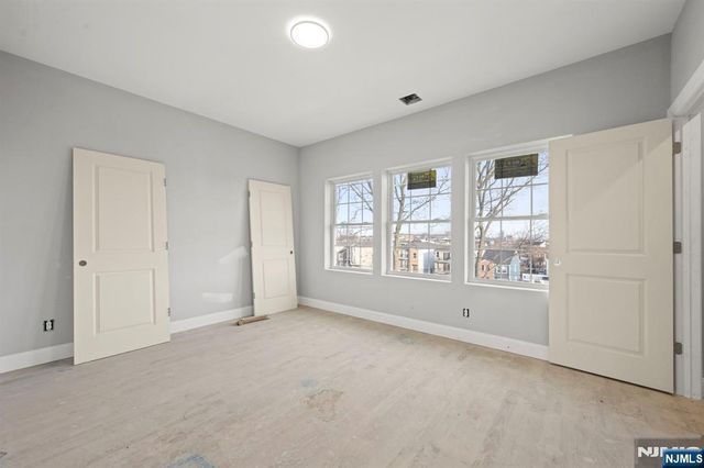 512 15th, Newark, NJ 07103