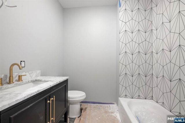 512 15th, Newark, NJ 07103