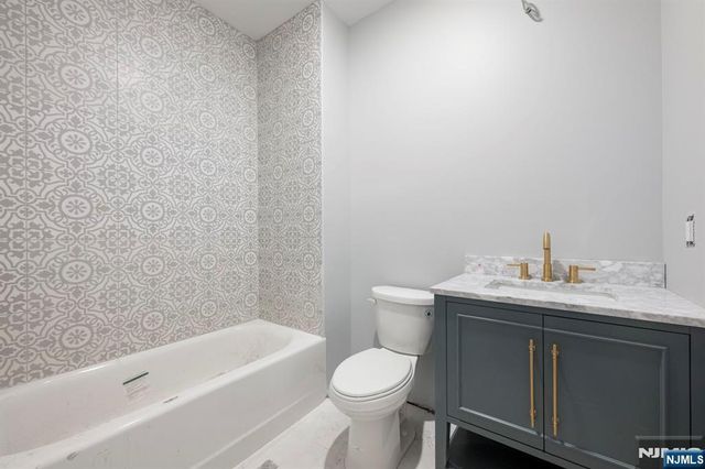 512 15th, Newark, NJ 07103