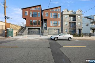 512 15th, Newark, NJ 07103