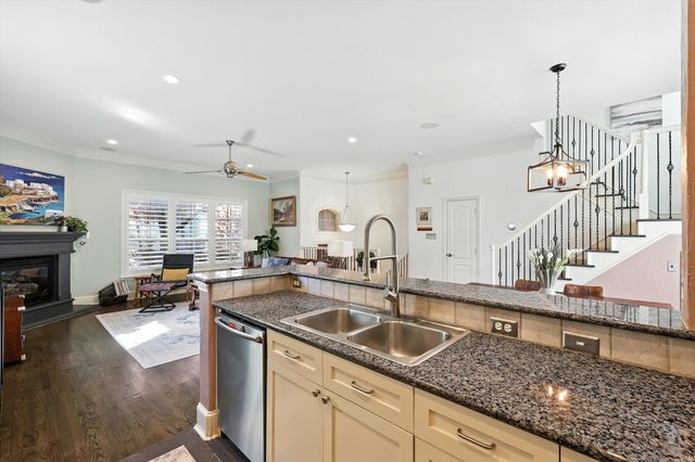 1500 Pecos Street 6, Dallas, TX 75204