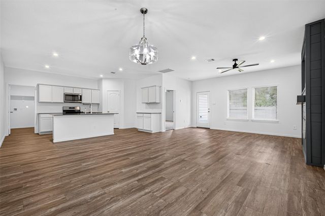 12818 Sunny Pass, Willis, TX 77318