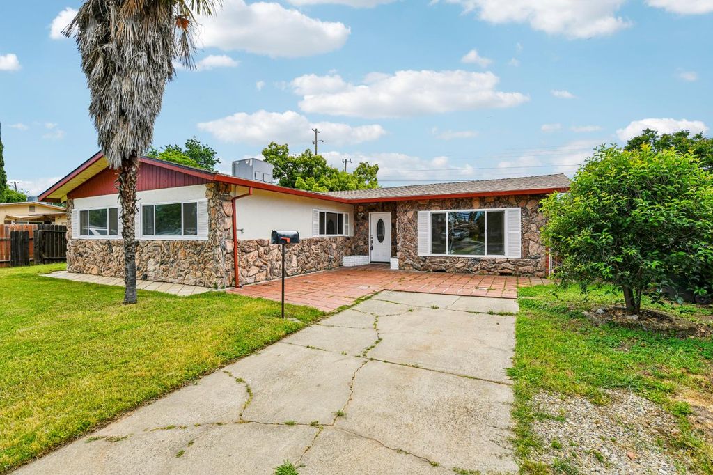 1089 1st St, Lincoln, CA 95648