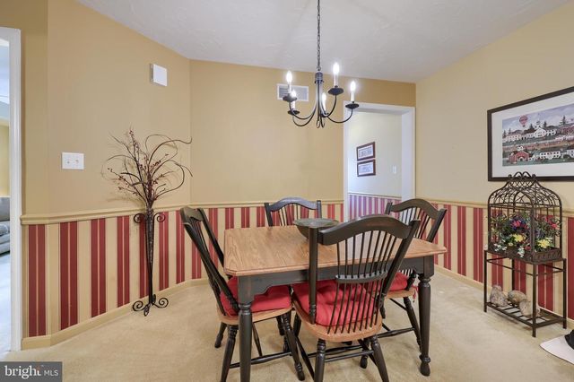 3597 Mark Dr, York, PA 17402