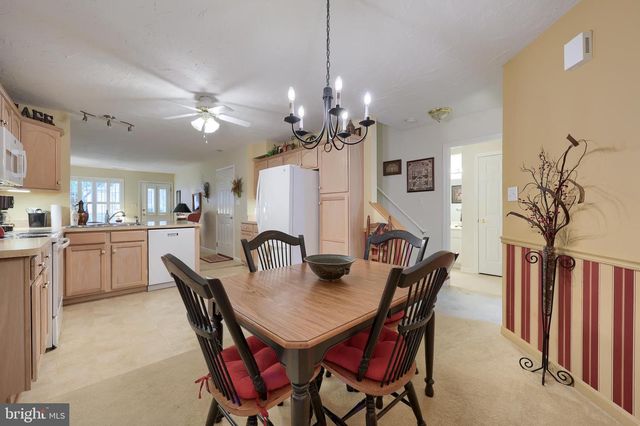 3597 Mark Dr, York, PA 17402