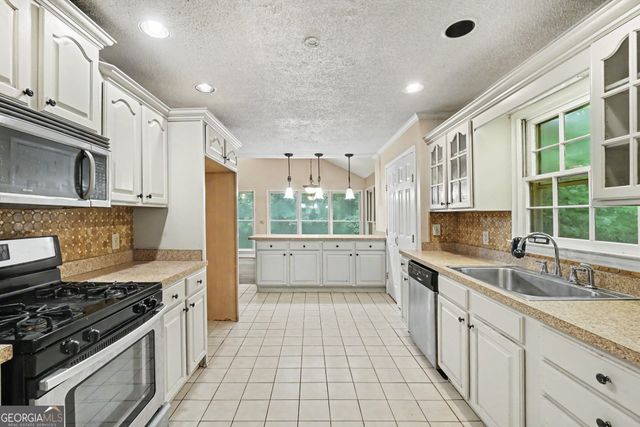 6160 Picketts Ridge NW, Acworth, GA 30101