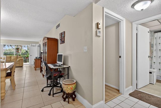 5900 NW 44th Street 115, Lauderhill, FL 33319