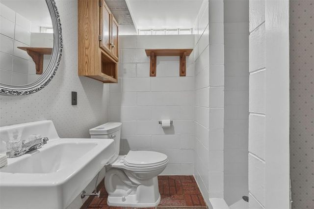 4731 Clairemont Avenue, Eau Claire, WI 54703