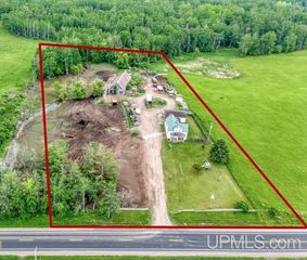 2307 County B Road, Aurora T-wi, WI 54121
