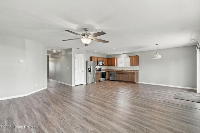 124 Gadwall Ct, Shepherdsville, KY 40165