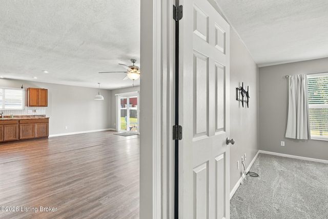 124 Gadwall Ct, Shepherdsville, KY 40165