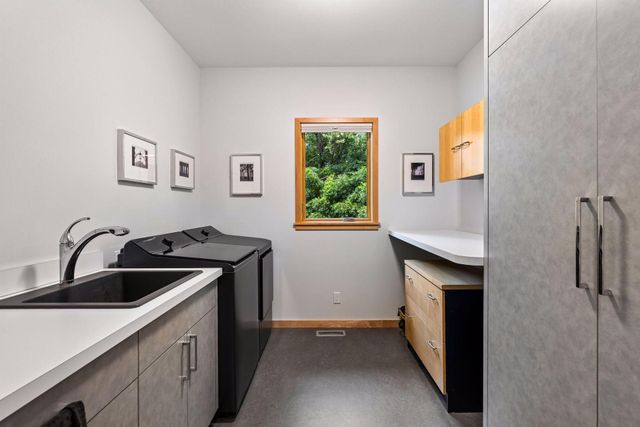 11895 Douglynn Drive, Minnetonka, MN 55343