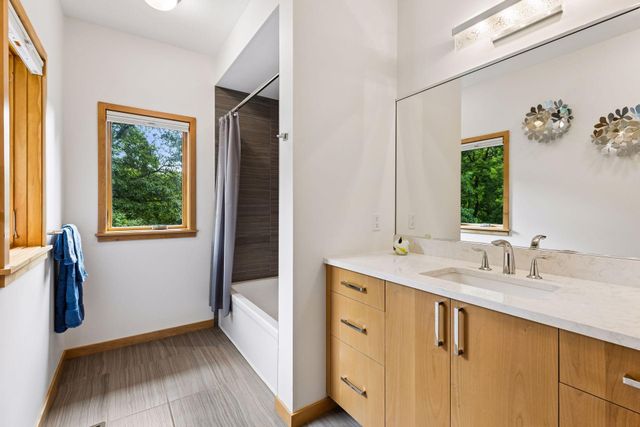 11895 Douglynn Drive, Minnetonka, MN 55343