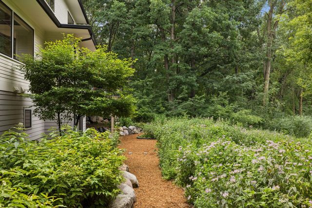 11895 Douglynn Drive, Minnetonka, MN 55343
