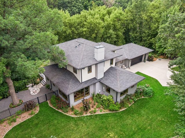 11895 Douglynn Drive, Minnetonka, MN 55343